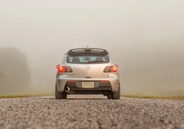 Что такое задний противотуманный фонарь?